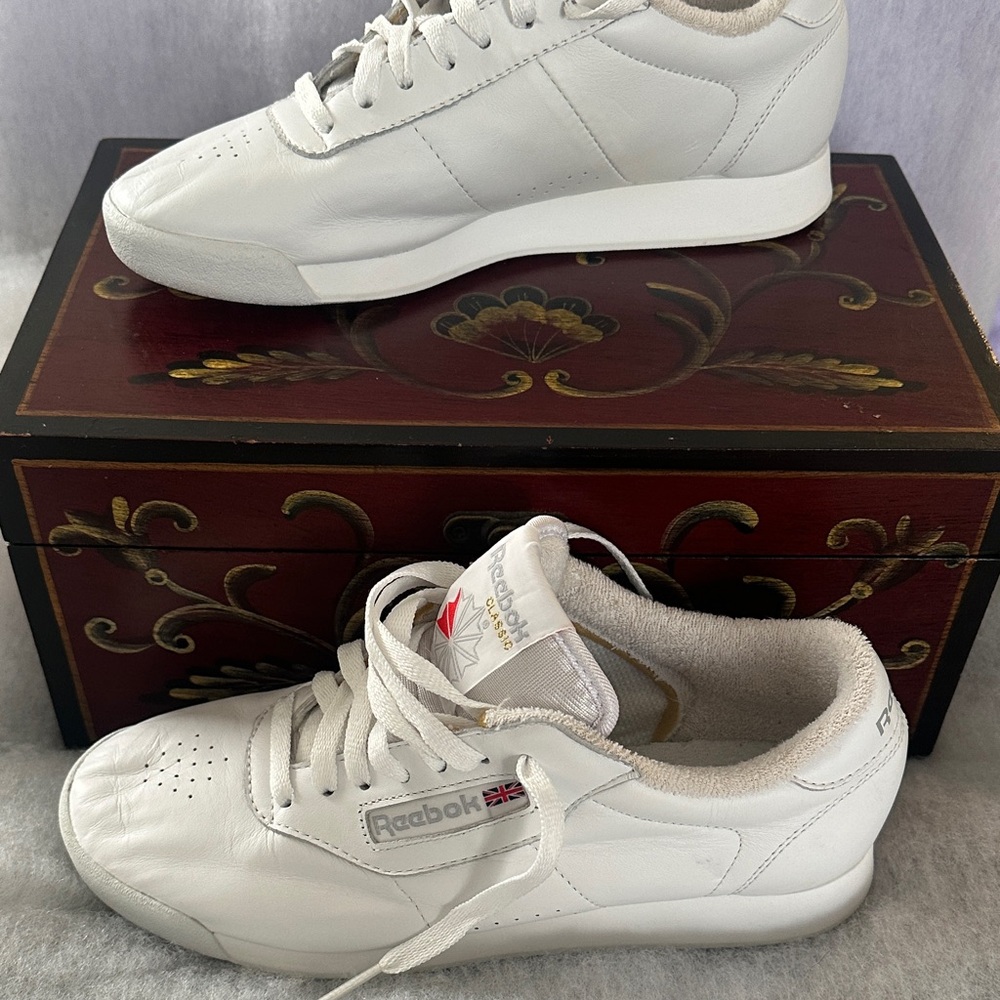 Reebok White Leather Trainers - Picture 7 of 8
